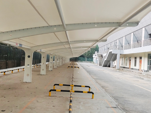 山東膜結(jié)構(gòu)車棚廠家